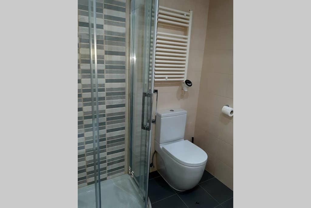 Disfrute De Sus Vacaciones Con Wifi En El Puerto De Carino Apartman Kültér fotó