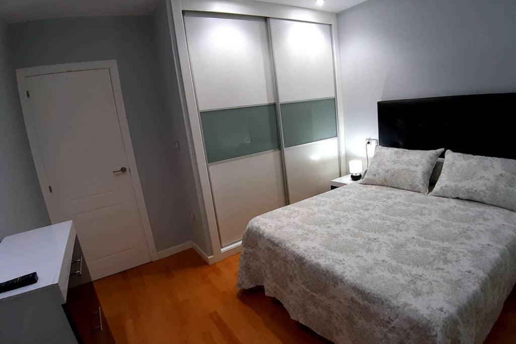 Disfrute De Sus Vacaciones Con Wifi En El Puerto De Carino Apartman Kültér fotó