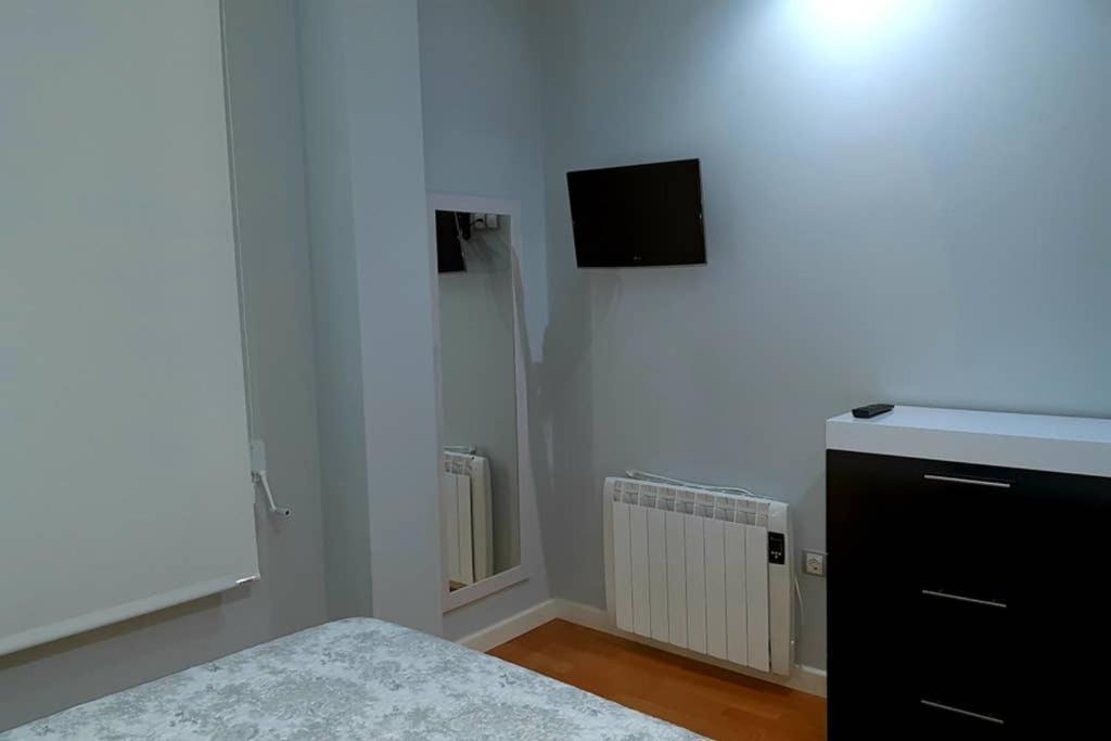 Disfrute De Sus Vacaciones Con Wifi En El Puerto De Carino Apartman Kültér fotó